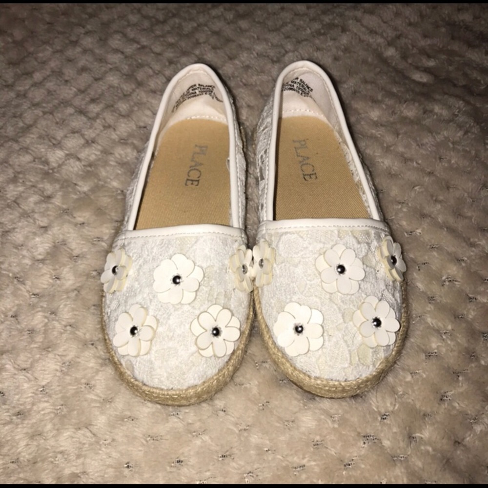 New children’s place  toddler girl flats size 8